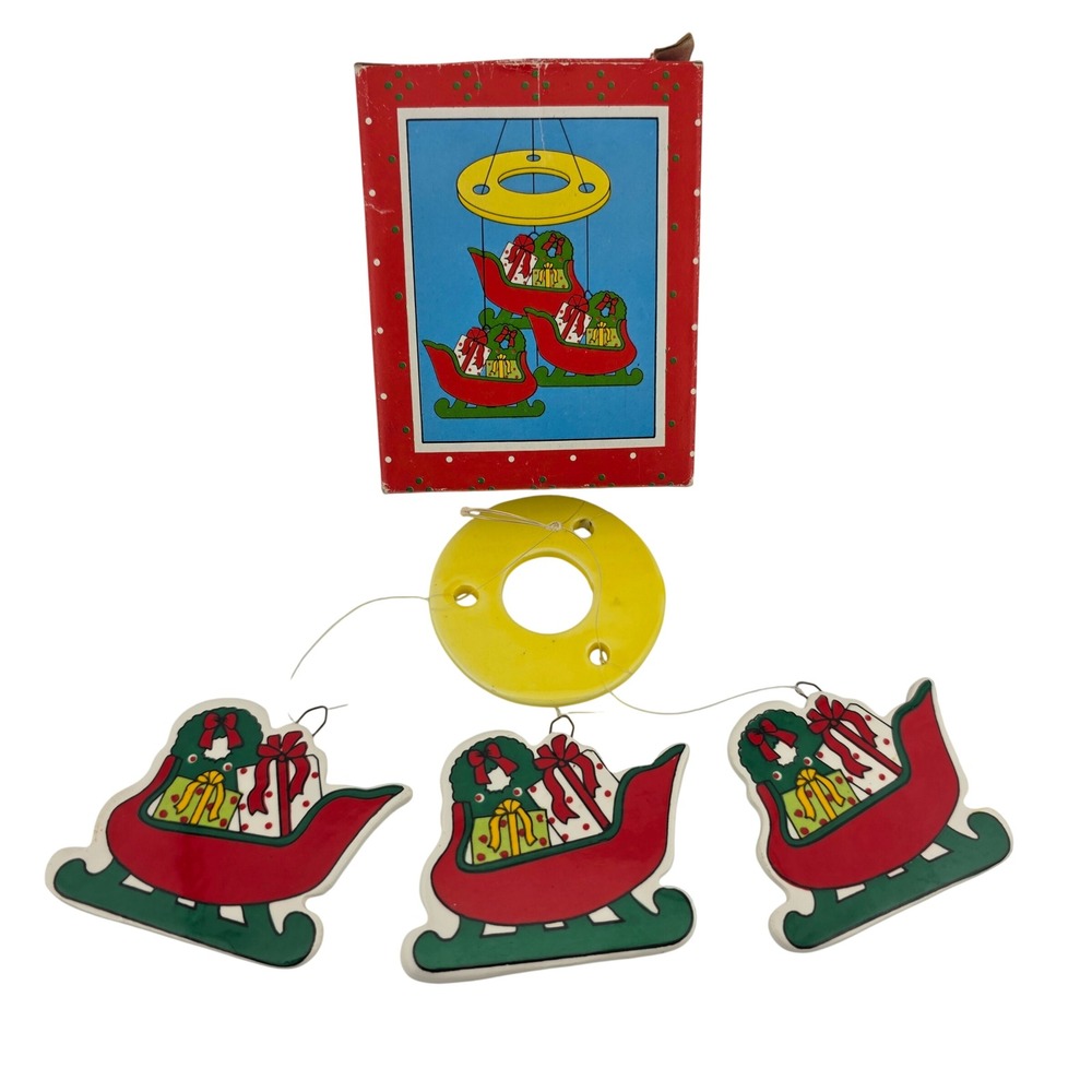 Russ Berrie Holiday Windchimes Sleigh Christmas OS Red‎ Excellent Vintage In Box